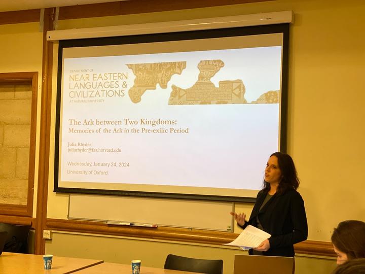 Julia Rhyder presenting at Oxford